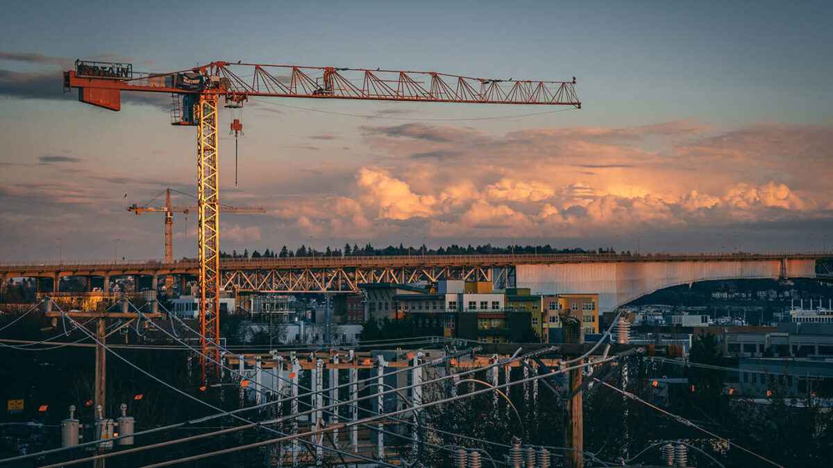 A construction crane